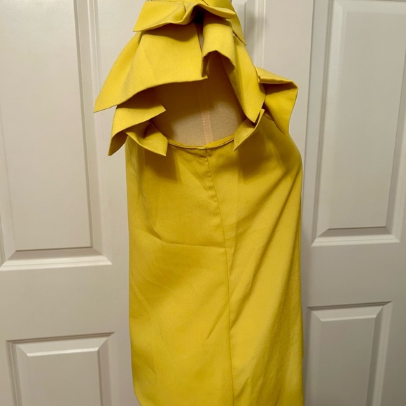 Tahari Lemon Yellow Short Sleeve Ruffle Blouse NWOT - Picture 2 of 4